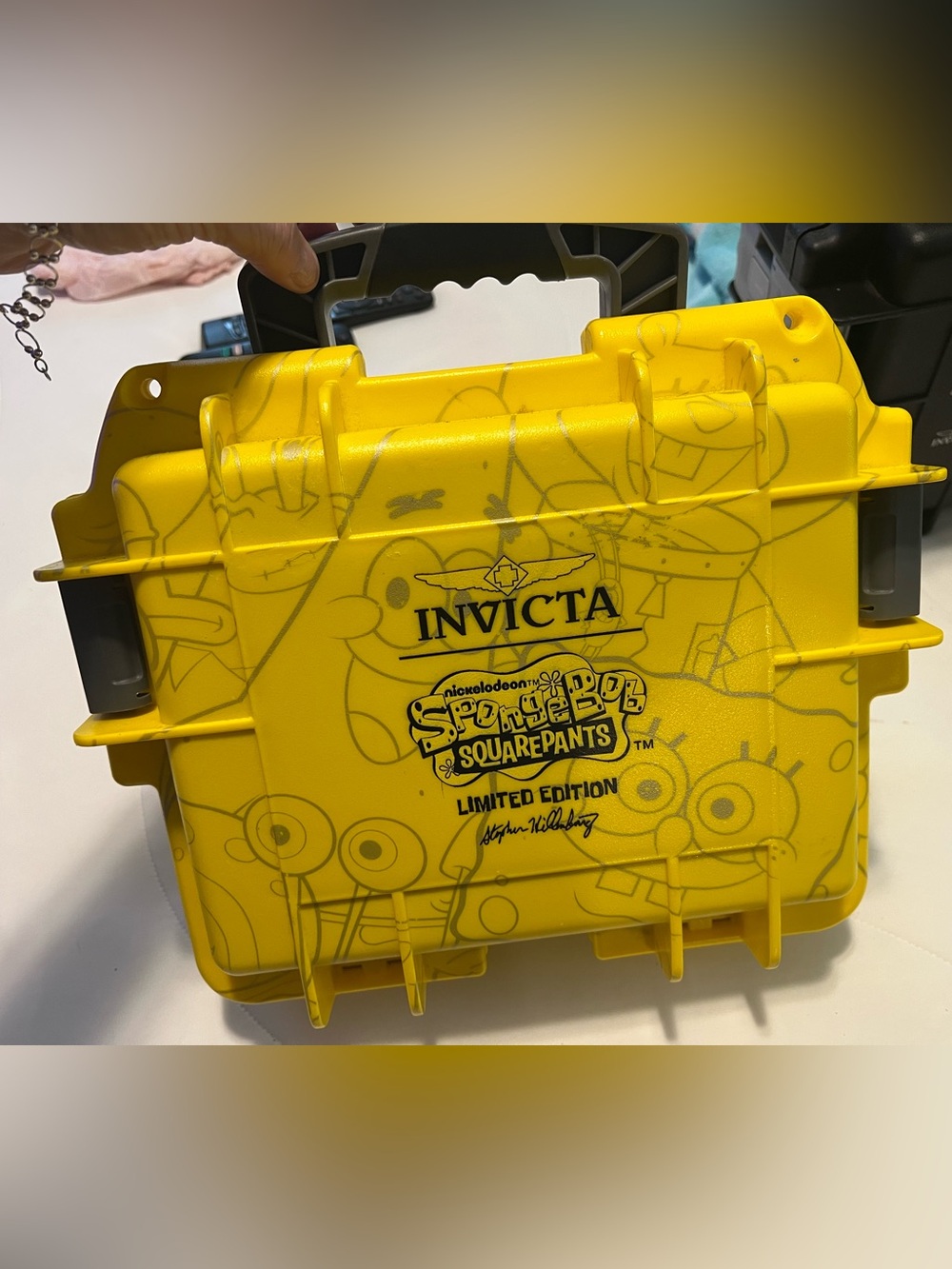 INVICTA/SPONGEBOB COLLAB 3 SPACE WATCH CASE / COLLECTIBLE